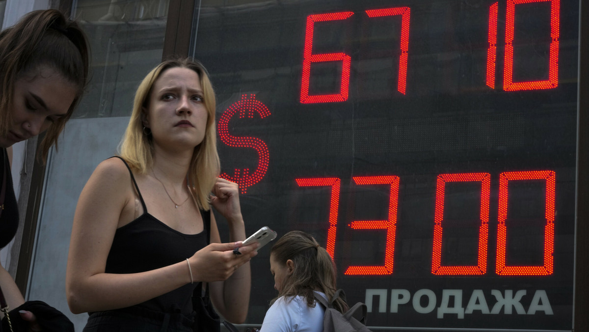 Rubel traci na wartości. Spadają przychody dla rosyjskiej gospodarki