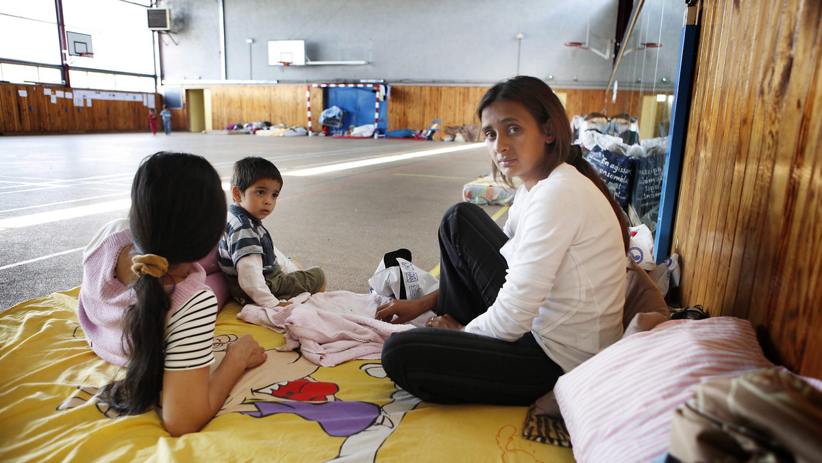 Wysoka komisarz ONZ ds. praw człowieka Navi Pillay określiła jako "niepokojącą" nową politykę rządu francuskiego wobec Romów, która "może tylko pogłębić ich stygmatyzację i skrajne ubóstwo".