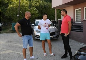 Perović posetio srpske mladiće koje je maltretirala tzv. kosovska policija