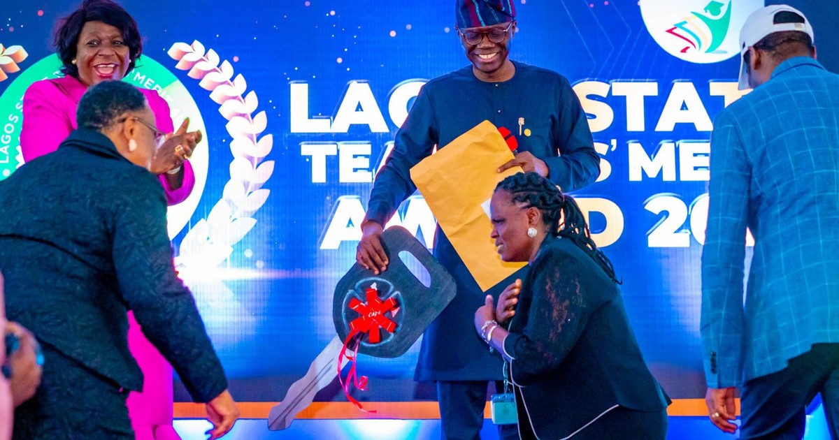 Sanwo-Olu presents 13 SUVs To outstanding teachers - Vimarsana News