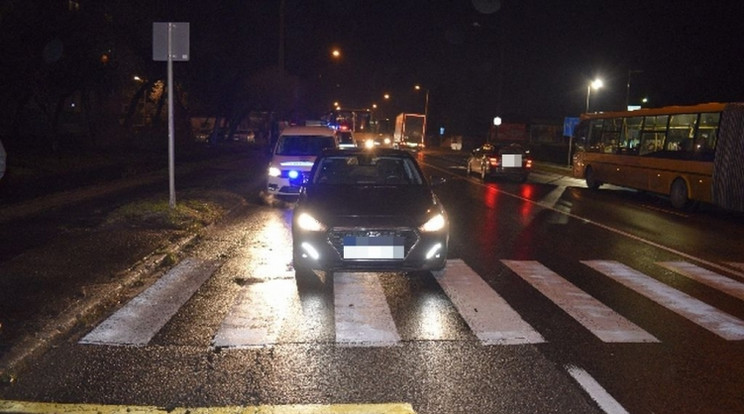 Zebrán gázolt el egy gyalogost egy kocsis Győrben / Fotó:  police.hu