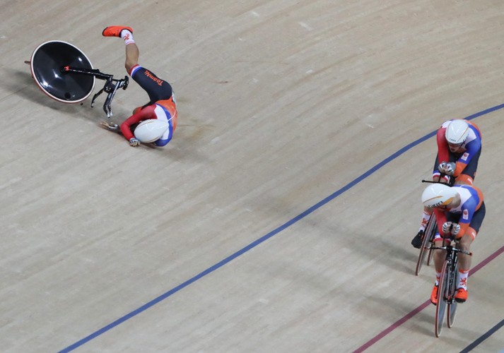 Joost van den Burg roztrzaskał się na kolarskim torze