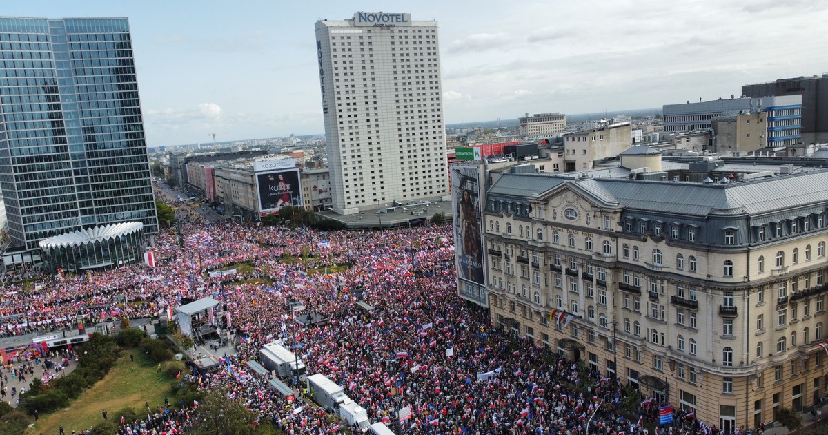 marsz-miliona-serc-ile-os-b-przysz-o-na-manifestacj-tuska-newsweek