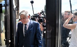 Minister rolnictwa podał się do dymisji. Schetyna: Boję się, że jest drugie dno w "ucieczce" Jurgiela