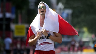 Pobudka w blasku złota, samolotem po medal