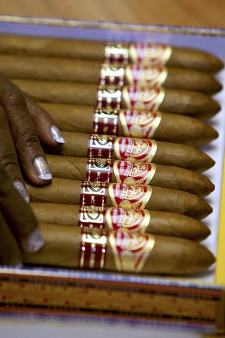 Kuba: Pogoda i słabe zbiory przyczynami kłopotów w produkcji cygar