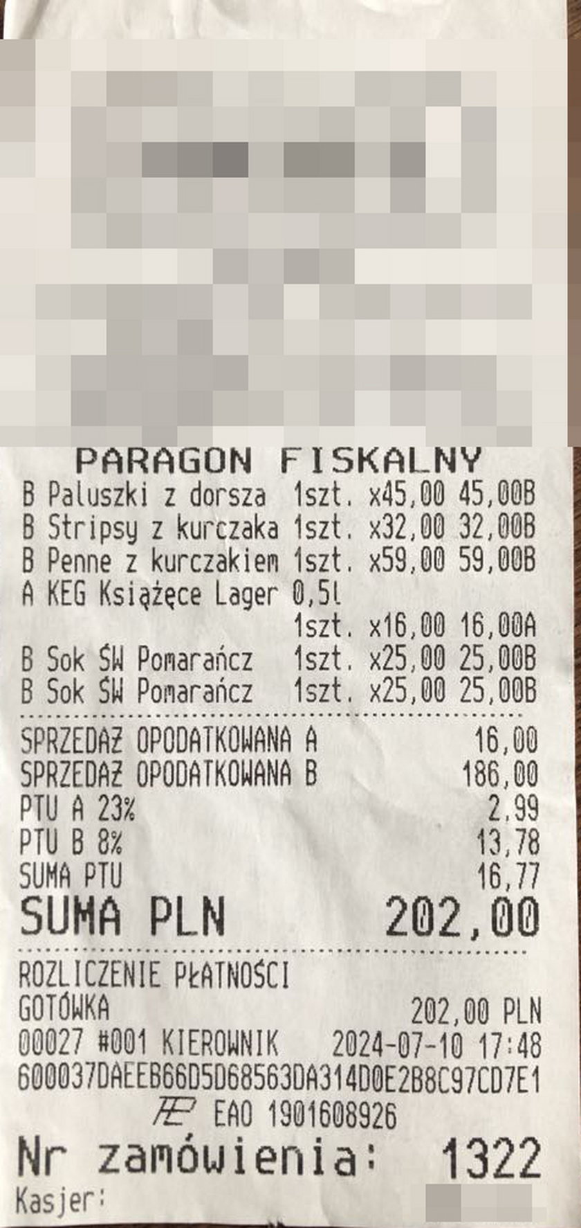 Trzyosobowa rodzina za paluszki rybne, kawałki kurczaka, makaron i napoje zapłaciła 202 zł. Przy czym 66 zł kosztowały same napoje