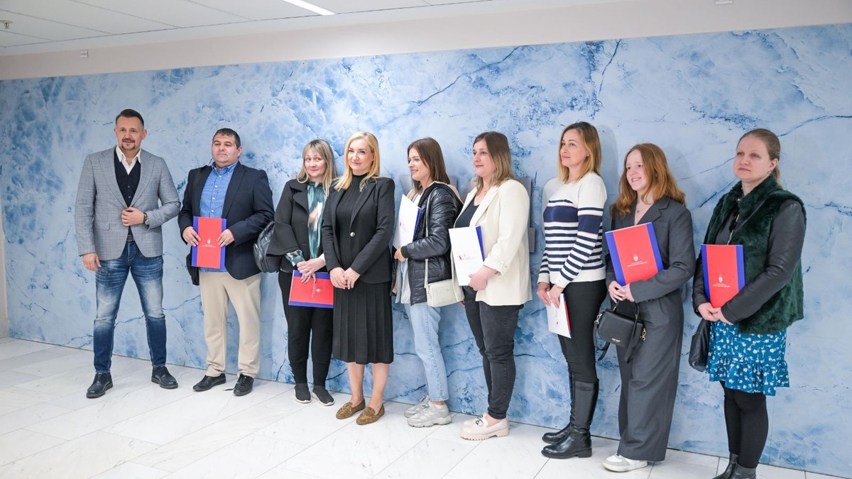 Nova grupa medicinskih radnika iz dijaspore se vratila u srpske domove zdravlja i bolnice, Lončar: Briga o ljudima je naš prioritet