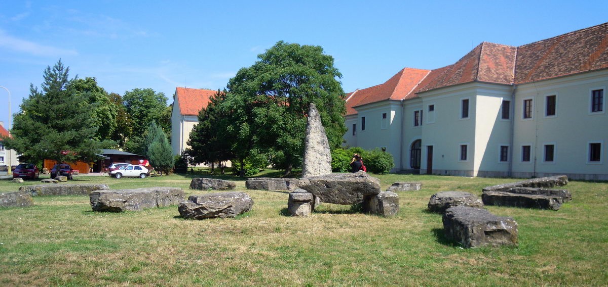 Holíčský Stonehenge