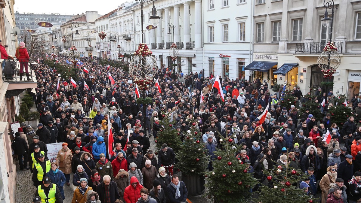 uczestnicy demonstracji