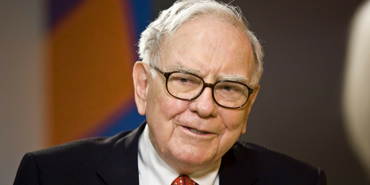 Warren Buffett wskazał oficjalnie swojego następcę, ale inwestor póki co "nigdzie się nie wybiera". Jego fundusz posiada rekordowe zasoby gotówki i jest wart najwięcej w historii. 