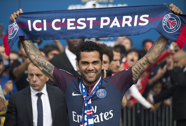 Liga francuska: Dani Alves piłkarzem Paris Saint-Germain