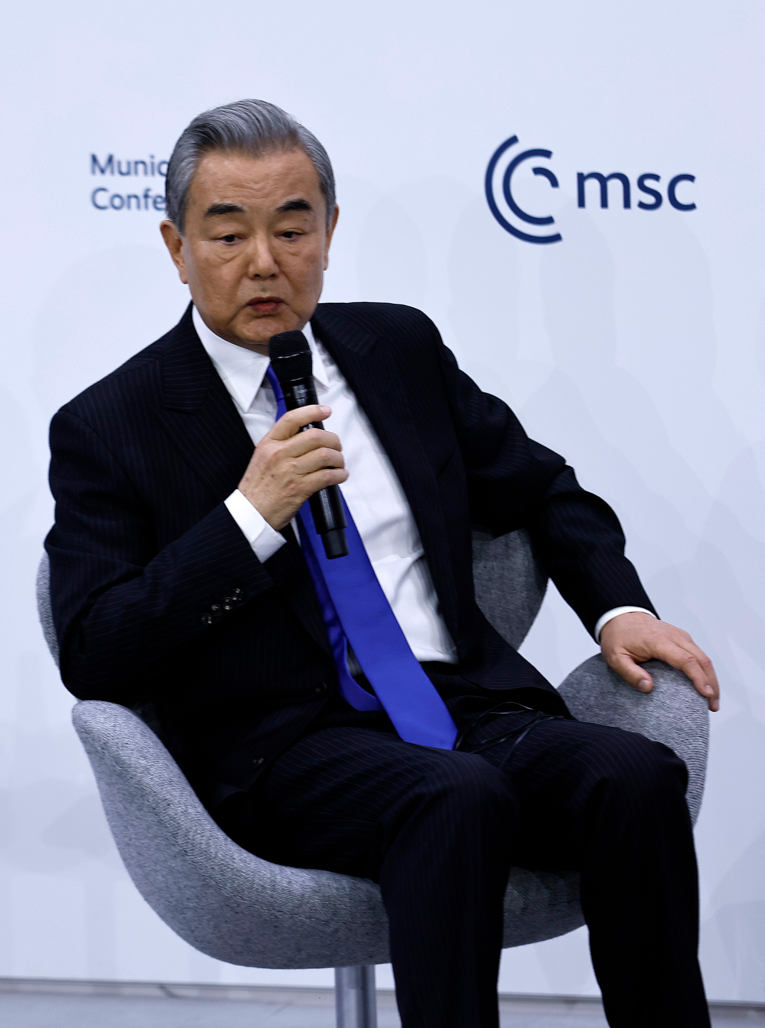 Ukraine : pourquoi l'Europe reste-t-elle à l'écart des négociations de paix ?