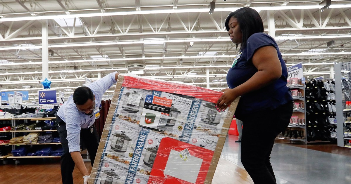 Walmart employees share the wildest returns they've ever seen (WMT