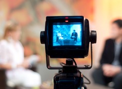 Afera na planie programu. Komornik zajął sprzęt TVN!