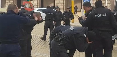 Policjanci zalali się łzami. Na filmie widać, co poszło nie tak