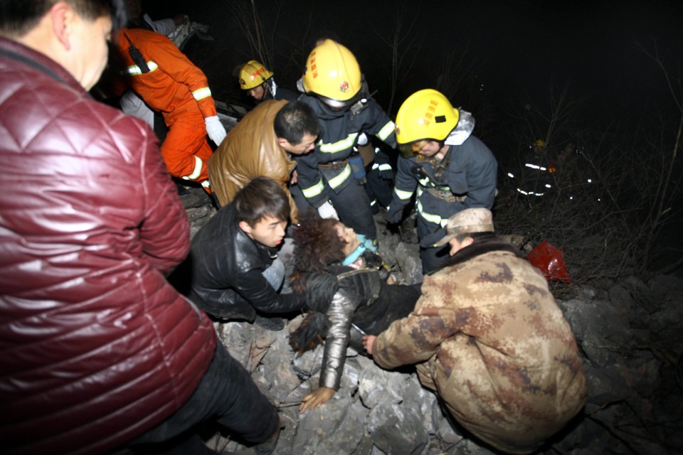 CHINA BUS ACCIDENT KILLS 20 (A bus accident kills 20 in central China.)