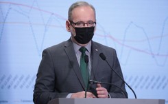 Koniec maseczek? Niedzielski: Krok po kroku będziemy wycofywać się z obostrzeń