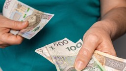 nawet 4353 zł miesięcznie bez kryterium dochodowego. kto może je otrzy