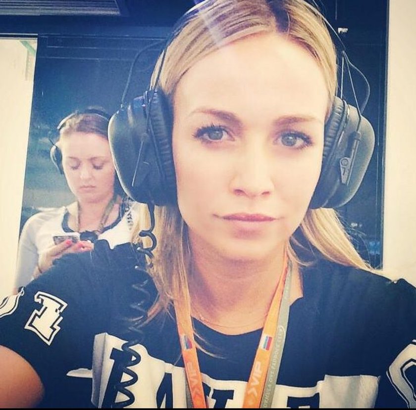 Seksowna Carmen Jorda nowym kierowcą F1 marki Lotus! Galeria