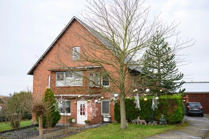 Kuća Suzane i njenog supruga gde su okitili 621 jelku