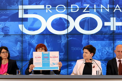 Setki tysięcy Polaków czekają na decyzję ws. 500+. Jeszcze można dostać 1500 zł