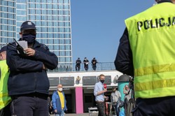 Protest przedsiębiorców w Warszawie. "Policja dokonała zatrzymań prewencyjnych"