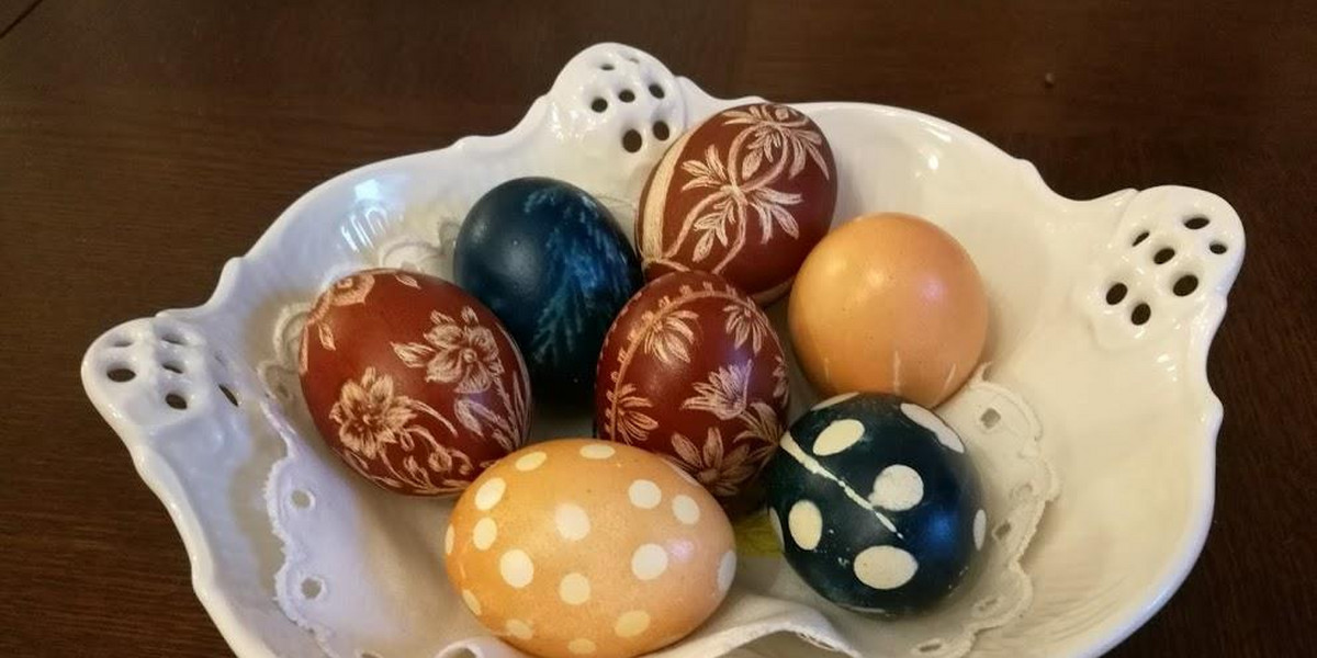 malowanie jajek wielkanocnych