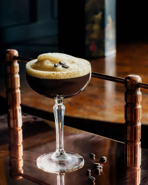 Czekoladowo-pomarańczowe martini espresso Fot. Sebastian Coman Photography z Pexels