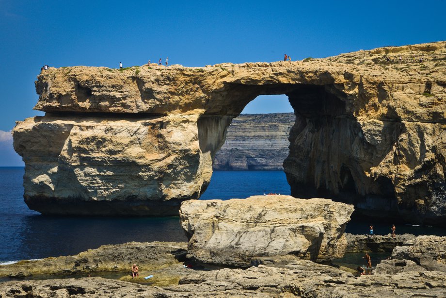 Gozo to druga co do wielkości wyspa archipelagu maltańskiego, jej powierzchnia wynosi 67 kilometrów kwadratowych. Według legendy to właśnie na wyspie Gozo nimfa Kalipso uwięziła na kilka lat Odyseusza. 