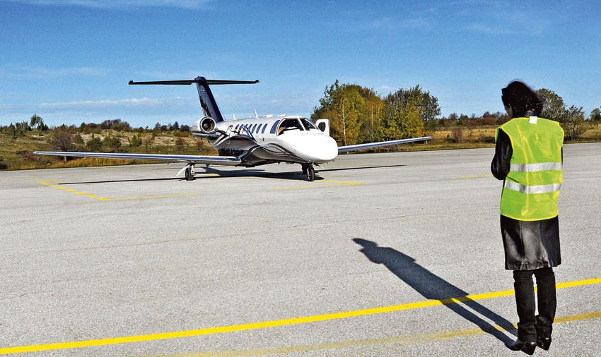 Proteklih godina ovaj aerodrom služio je samo za letove manjih vazduhoplova