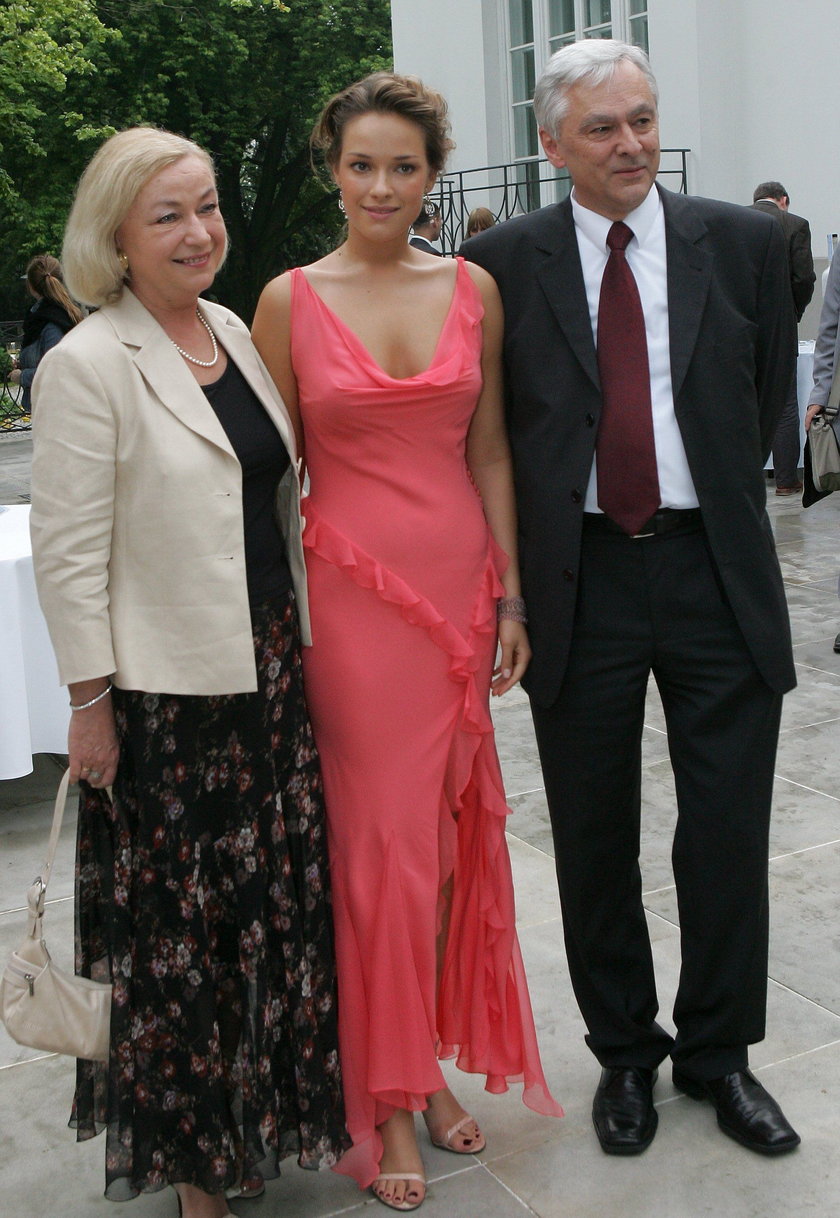 Alicja Bachleda-Curuś z rodzicami