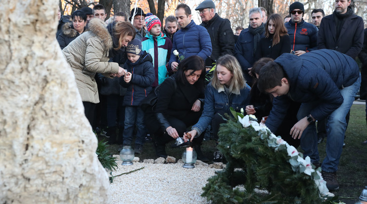 Emlékművet avattak az áldozatok emlékére /Fotó: Pozsonyi Zita