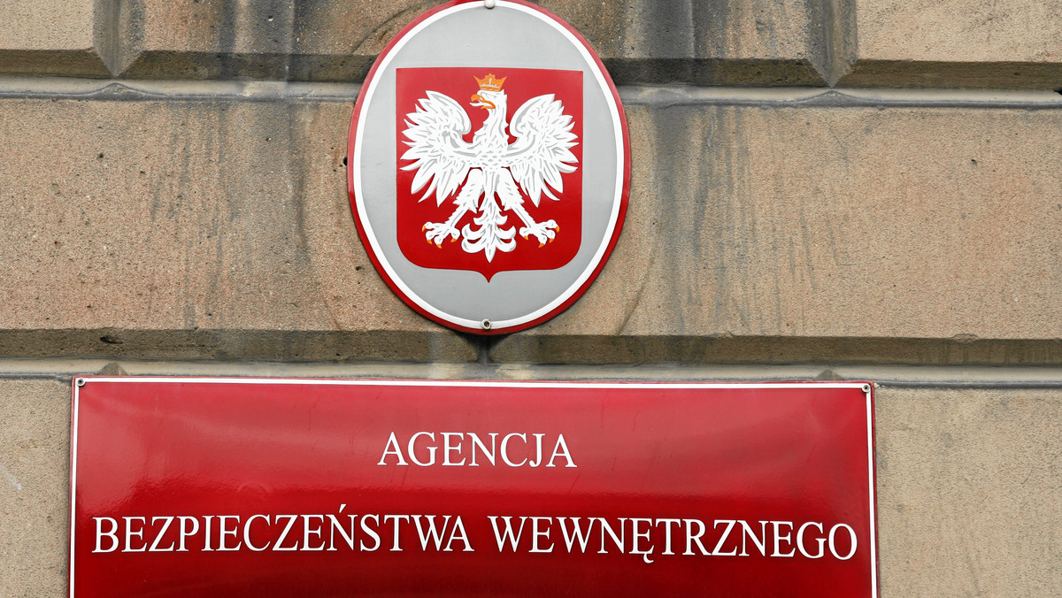 Kandydat na wiceszefa Agencji Bezpieczeństwa Wewnętrznego jest wymieniany wśród liderów Bractwa Zakonnego Himawanti. To jedna z najbardziej kontrowersyjnych sekt w Polsce - donosi "Rzeczpospolita".