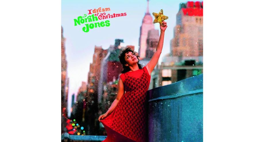 Norah Jones – „I Dream of Christmas”. Wokalistka o słodko-nostalgicznym głosie nagrała w tym roku pierwszy świąteczny album w swojej karierze. To kolekcja jej własnych kompozycji oraz ponadczasowych grudniowych standardów  