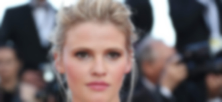 Lara Stone pokazała się całkiem nago