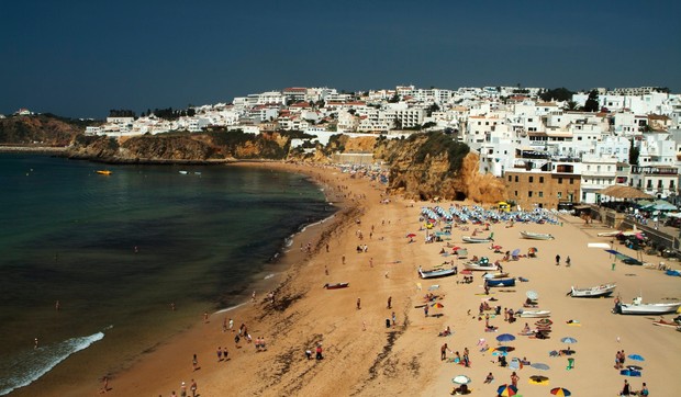 Plaža u Portugalu, ilustracija