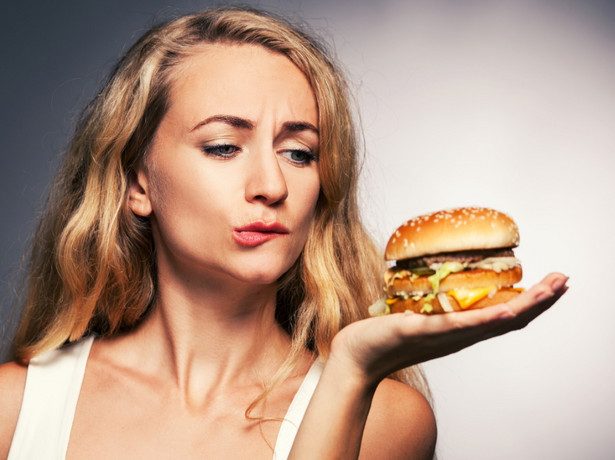 Fast food. Hamburger. Niezdrowe jedzenie.