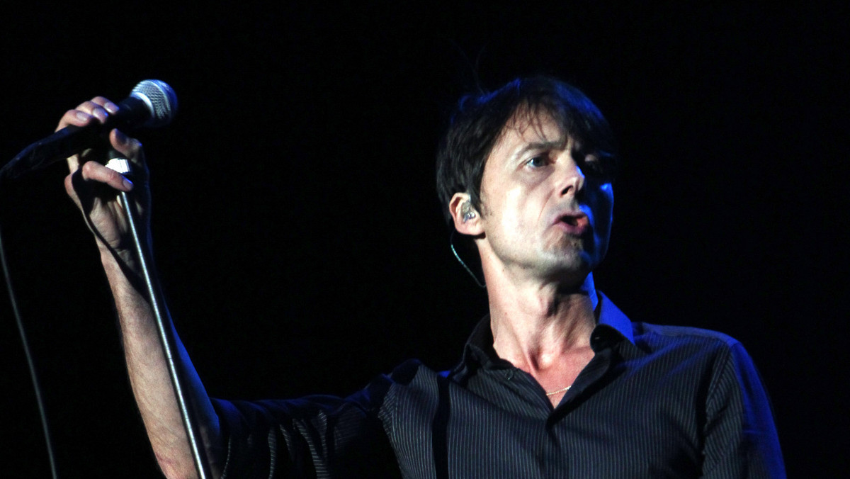 Brett Anderson, frontman formacji Suede powiedział, że jest winien swoim kolegom z zespołu wielkie przeprosiny. "Byłem słaby, samolubny i kompletnie odrażający" - powiedział muzyk.