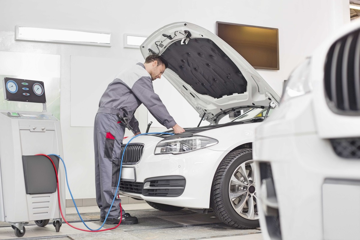 Drobiazgowo jak w Niemczech. Duże zmiany w badaniach technicznych i będzie drożej. Za co auto nie przejdzie przeglądu?
