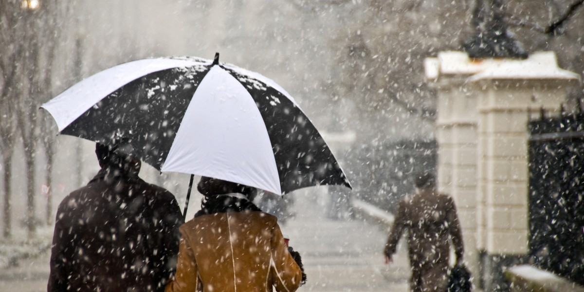 Synoptycy przewidują, że w Święto Trzech Króli i w długi weekend będzie padał deszcz lub deszcz ze śniegiem. Temperatura w nocy spadnie nawet do -6 st. C