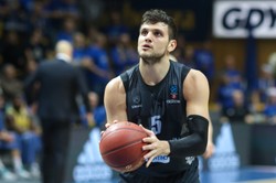 Poważny uraz kręgosłupa włoskiego koszykarza po upadku z balkonu