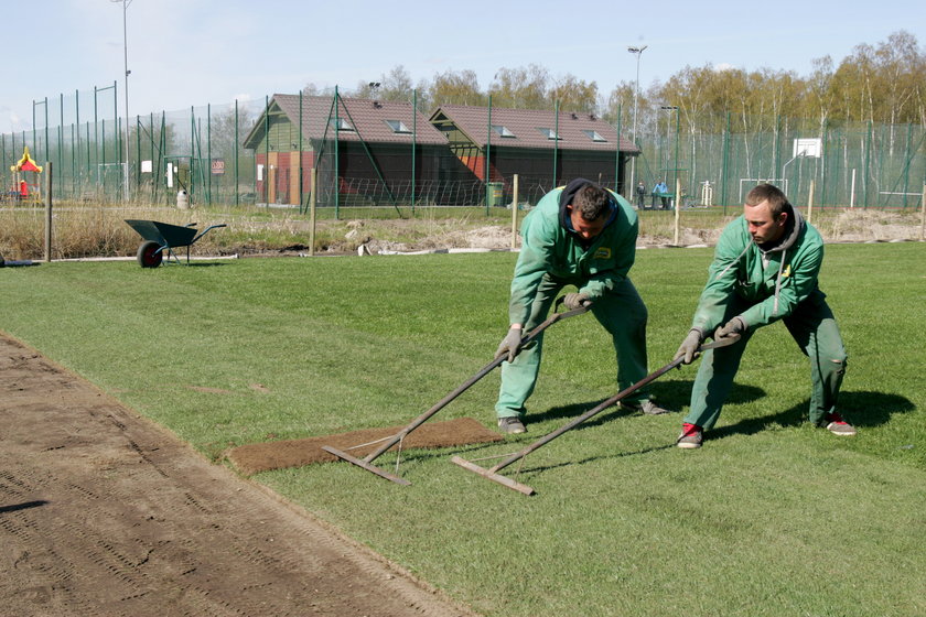 Przygotowania boisk dla piłkarskiej reprezentacji Polski