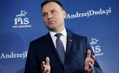 Polacy ufają prezydentowi. Na czele rankingu nieufności znaleźli się liderzy PO i PiS [NOWY SONDAŻ CBOS]