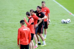 Kadry Nawałki we Francji nie tylko trenuje i gra mecze. Zobacz, jak polscy piłkarze spędzają wolny czas