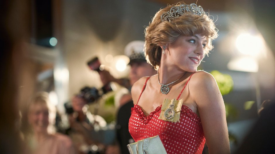 Emma Corrin jako Diana Spencer w serialu "The Crown"