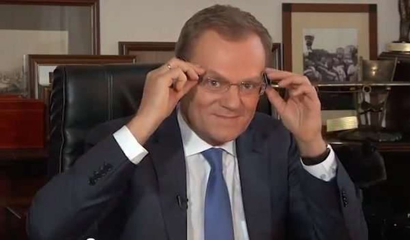 Donald Tusk w okularach! WIDEO