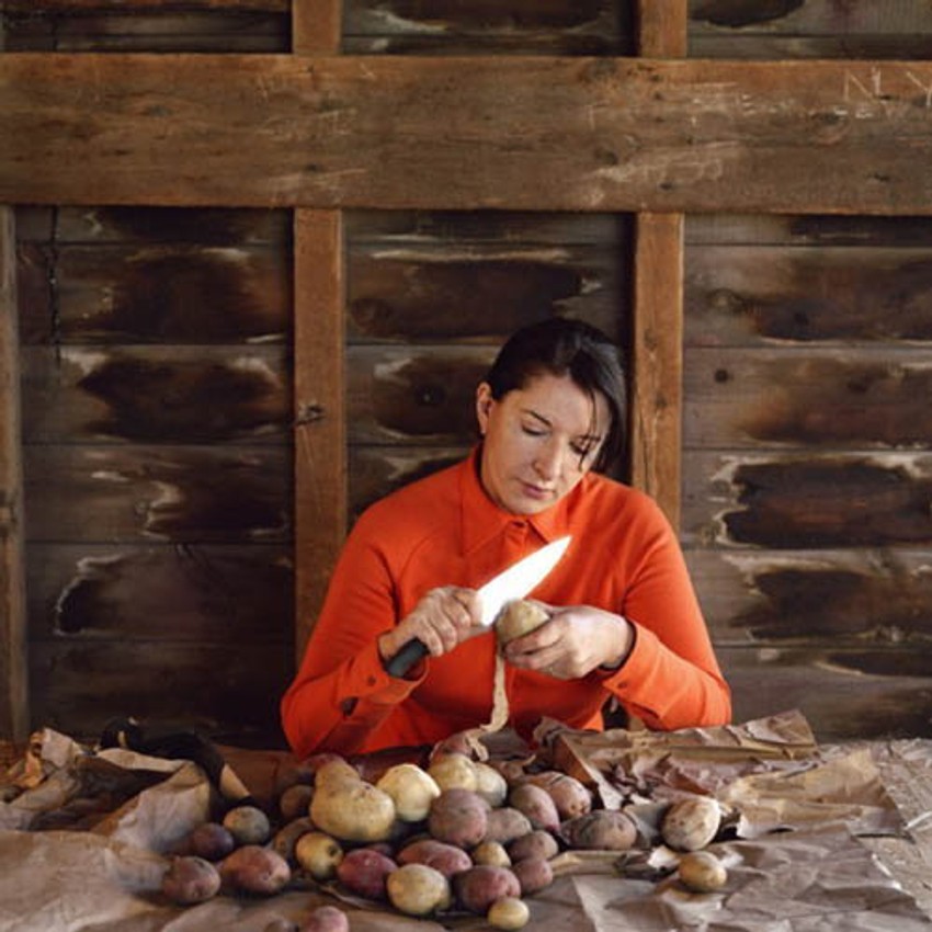 Novi rad Marine Abramović iz ciklusa "Povratak jednostavnosti"