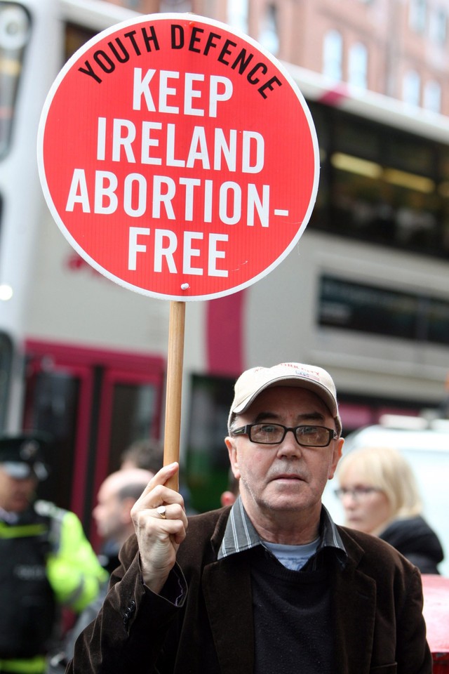 Protest przeciwko pierwszej prywatnej kliniki aborcyjnej w Irlandii Płn.