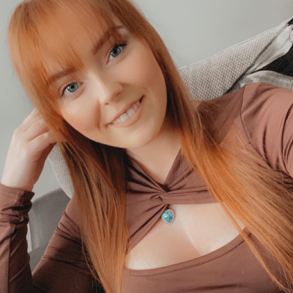 Tehotná žena mala problém vyjsť po schodoch.